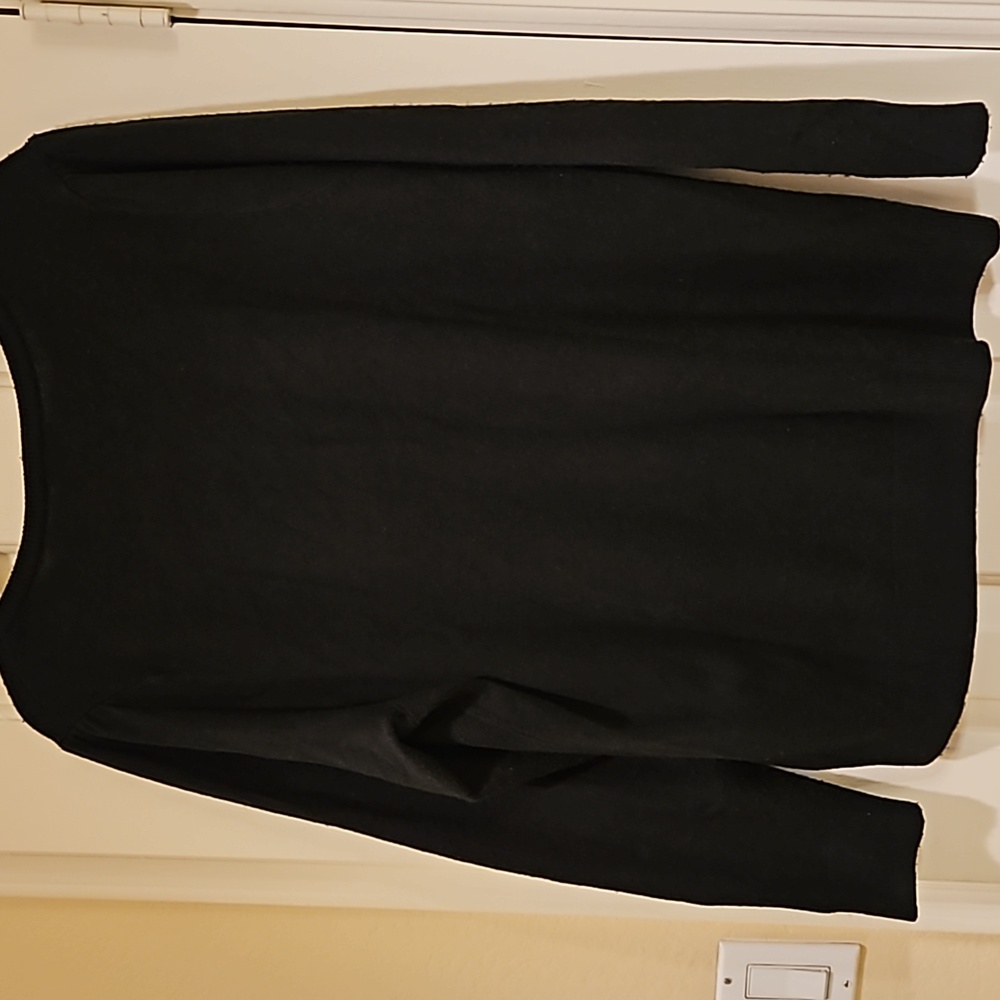 East 5th Woman Black cardigan with little rhinestone and black buttons. 1X - Picture 8 of 8